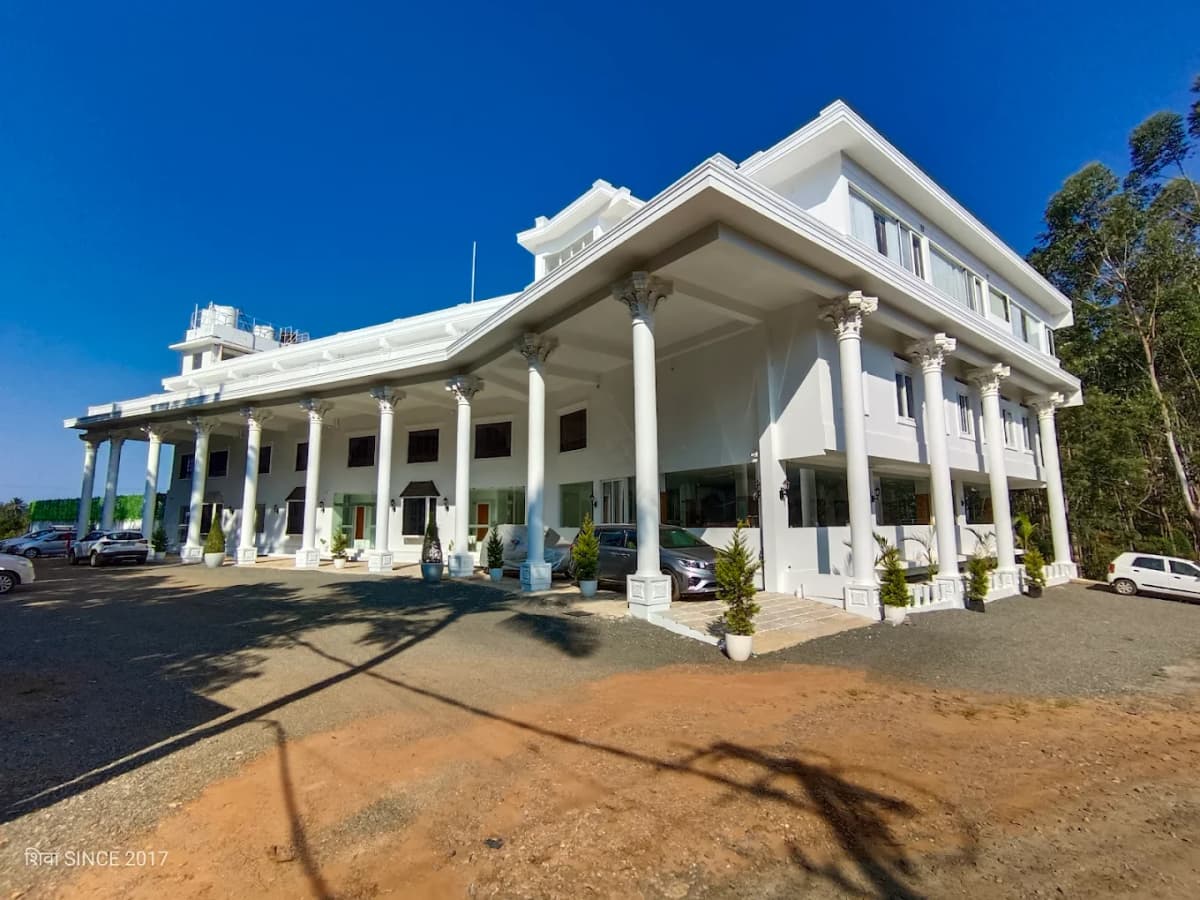 Why Hotel White House Munnar Stands Out Among Resorts
