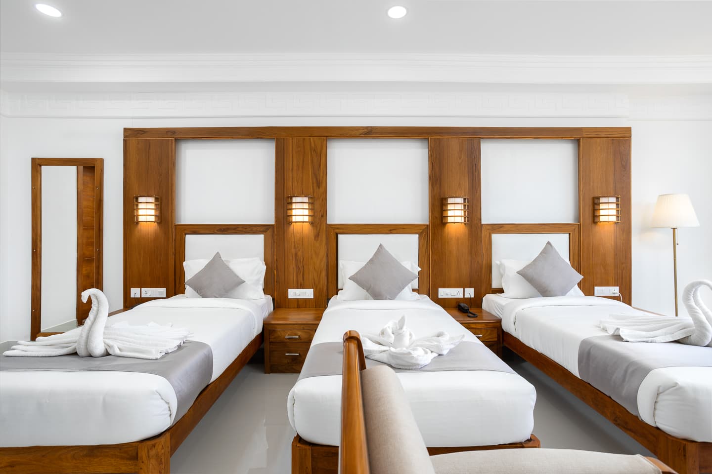 Discover Munnar’s Best Resorts for Family Fun