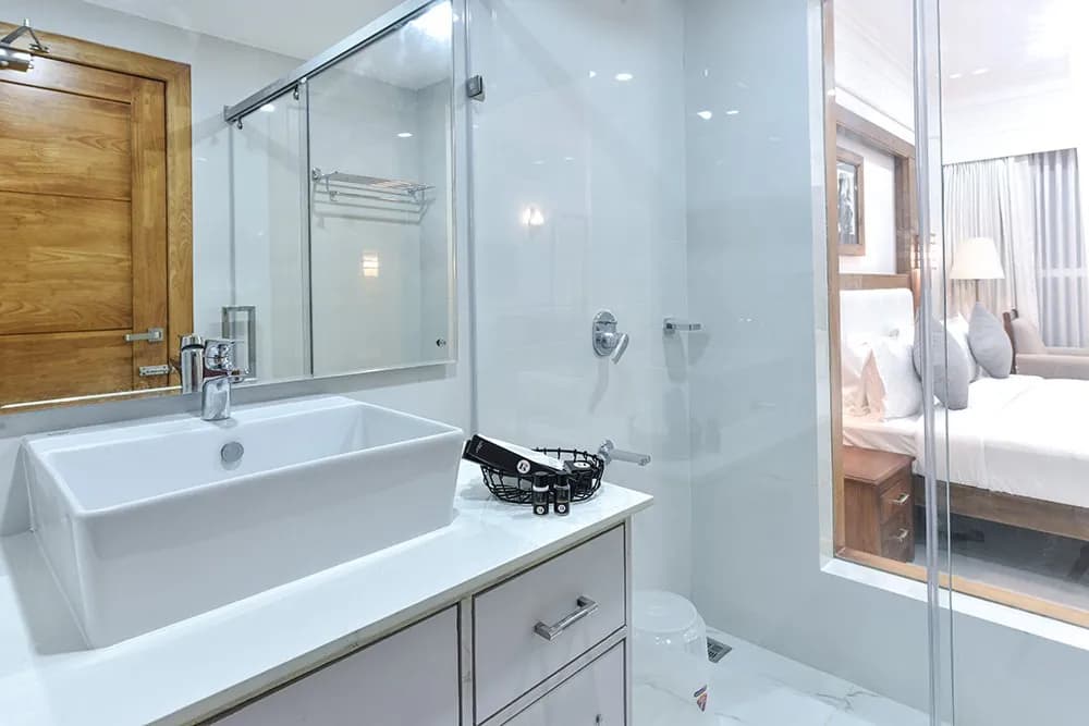 The Perfect Family Getaway: Discover Spacious Family Rooms in Munnar