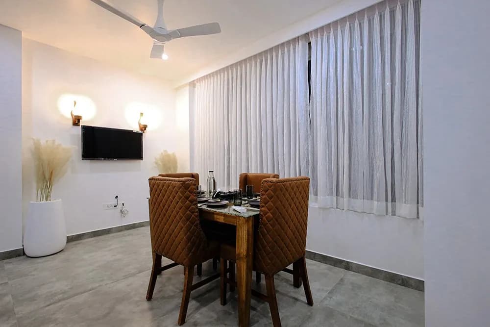 Luxurious Stays at Hotel White House Munnar - Book Now!