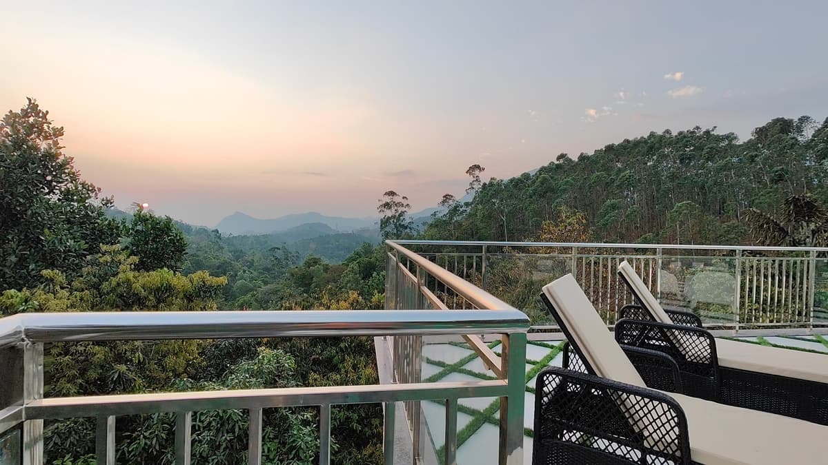 Why Repeat Travelers Choose the Same Resort in Munnar