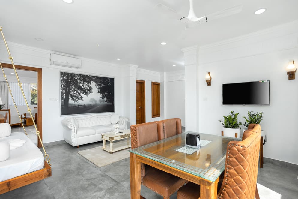 Experience Ultimate Comfort: A Complete Guide to the Luxury Suite Rooms at Hotel White House Munnar